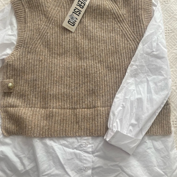 Pullover sweater vest top - Picture 2 of 4
